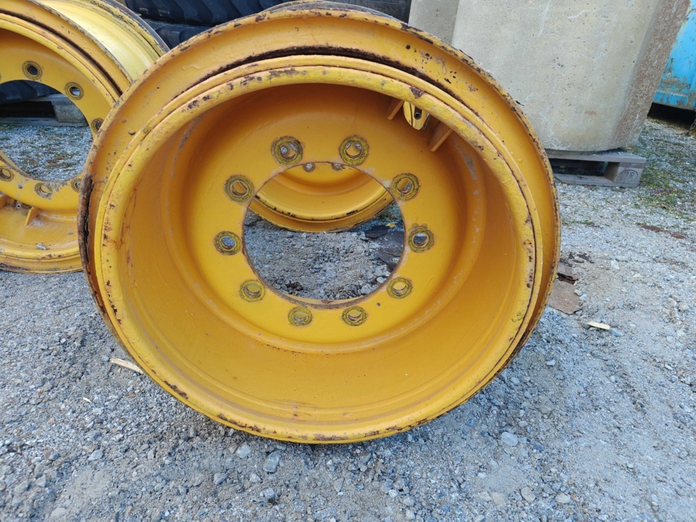 1484597-2 Four rims Volvo L60F
