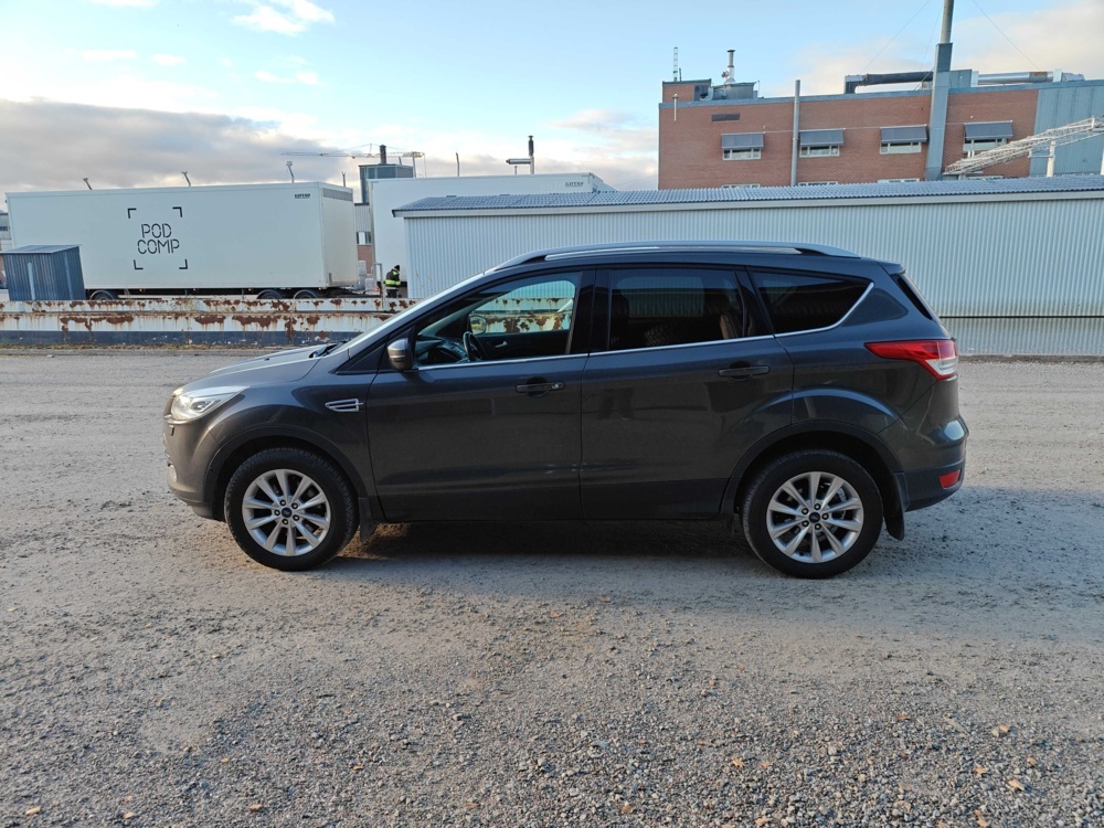 1484601-2 Ford Kuga 2.0 TDCi AWD Powershift -2015