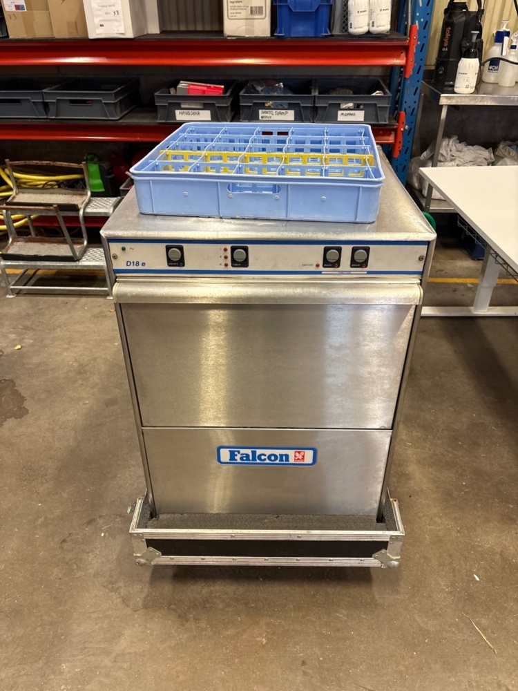 1536124-1 Undercounter dishwasher with Transport case - Falcon D18 e