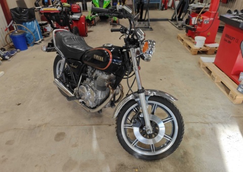 Motorcycle Yamaha XS 400 SE 4G5 -1982
