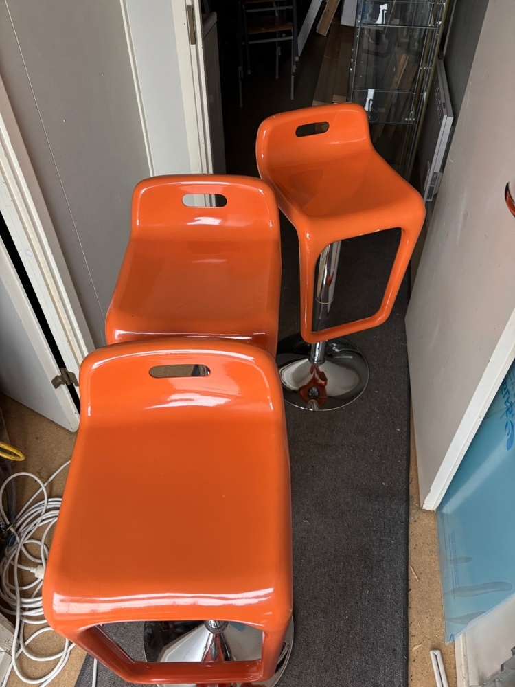1563544-1 4 barstolar