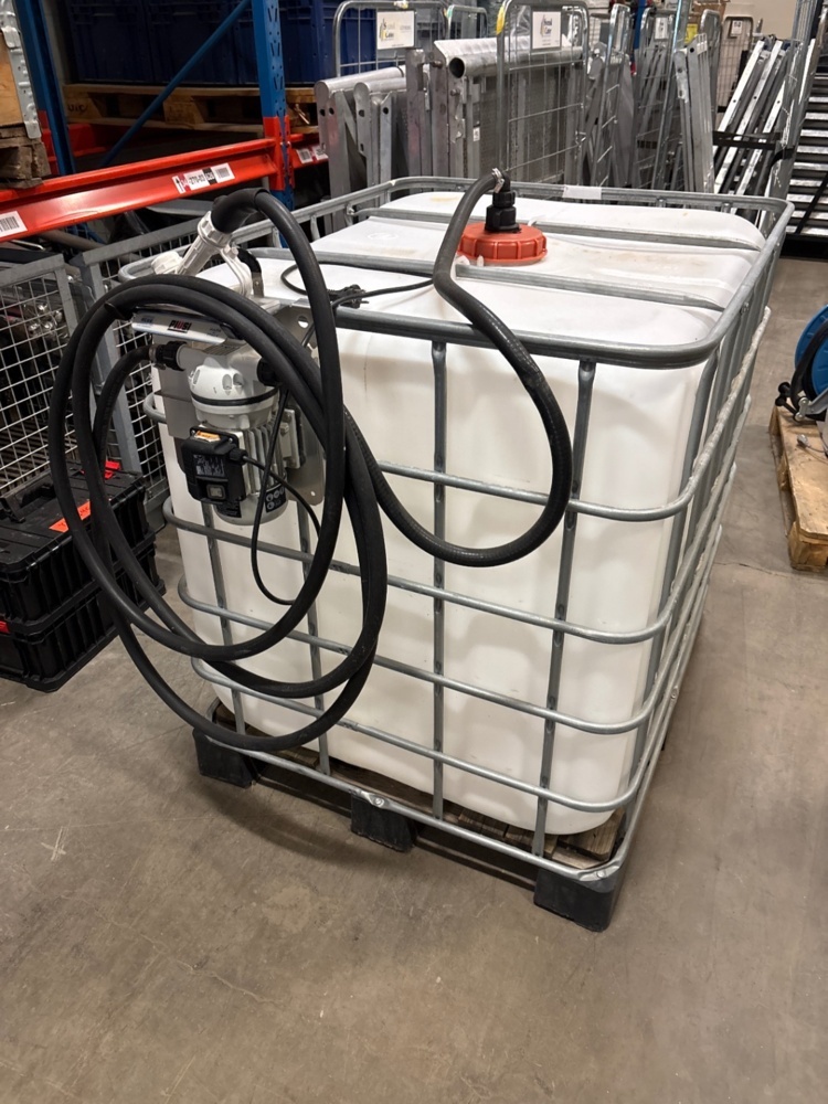 1536134-1 IBC tank with pump and refueling equipment for AdBlue - Piusi