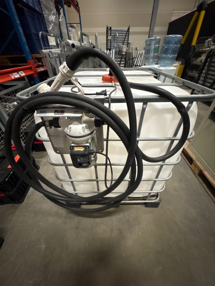 1536134-2 IBC tank with pump and refueling equipment for AdBlue - Piusi