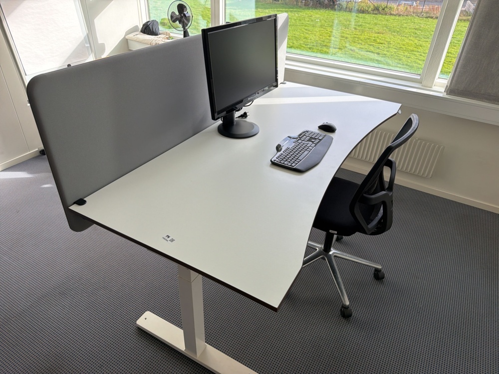 1552394-2 Electric desk, storage cabinet, monitor and computer accessories