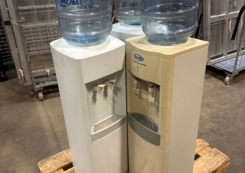 Water dispensers 3 pcs with accessories