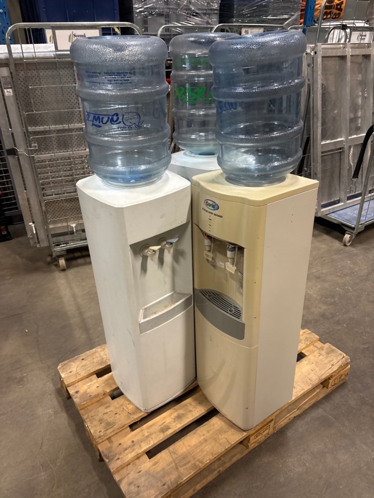 1536137-1 Water dispensers 3 pcs with accessories