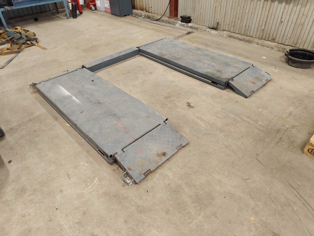 1484607-1 Vehicle lift MFC-100 -2020