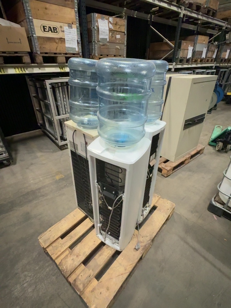 1536137-2 Water dispensers 3 pcs with accessories