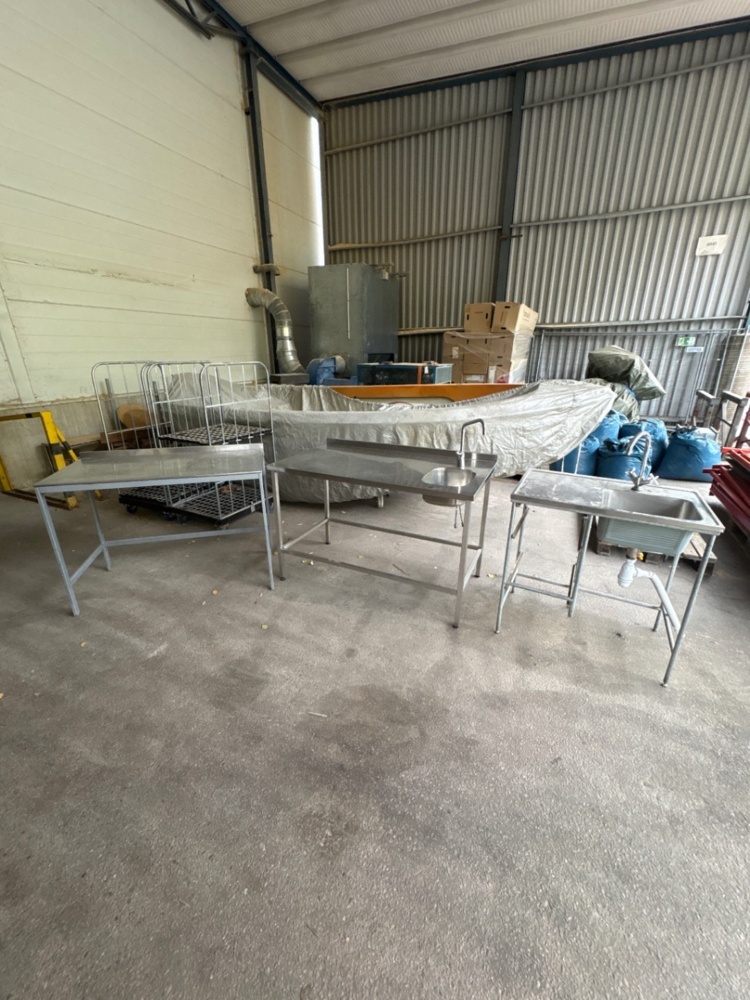 1536139-1 Workbenches 3 pcs with and without hob