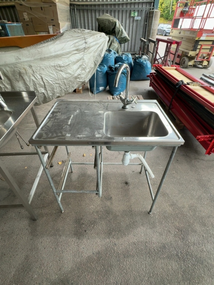1536139-2 Workbenches 3 pcs with and without hob