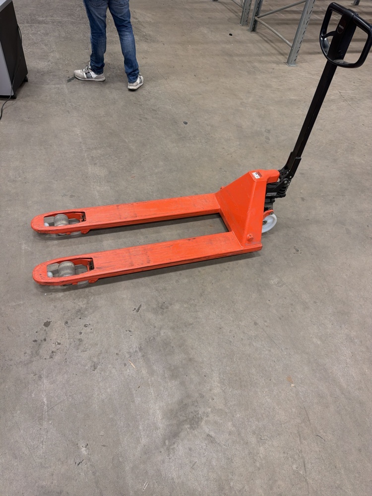 1552402-2 Pallet lifter