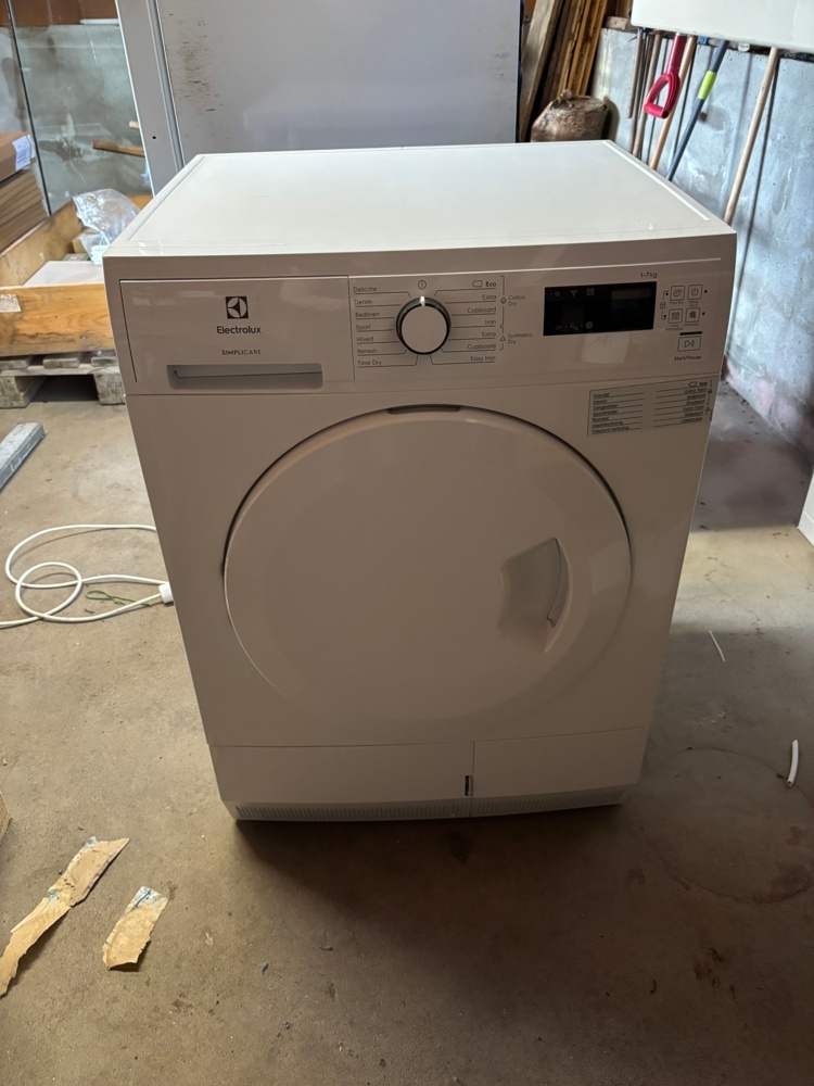 1563551-1 Torktumlare – Electrolux SimpliCare EW2C327R1