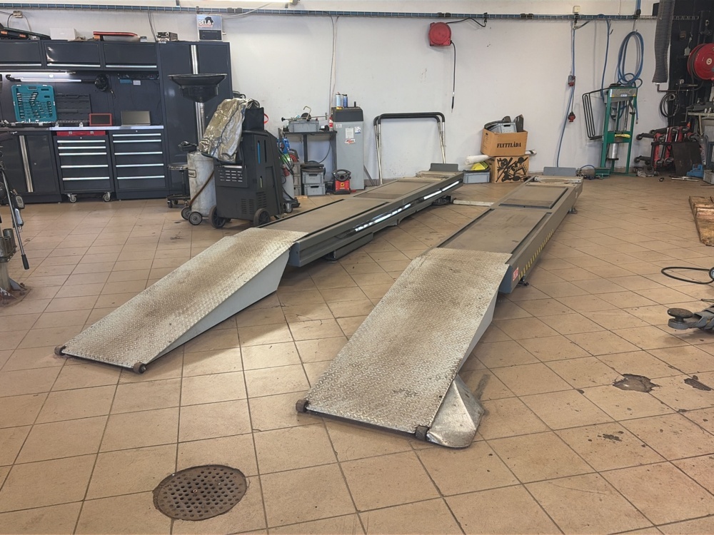 1576475-1 Scissor lift 3500 kg with turning plates - Space SF6402LT -2019