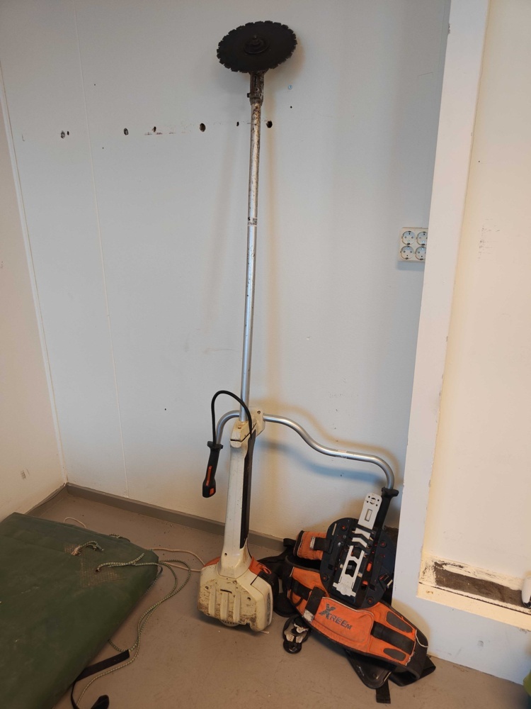 992775-1 Röjsåg Stihl FS 460 C med sele