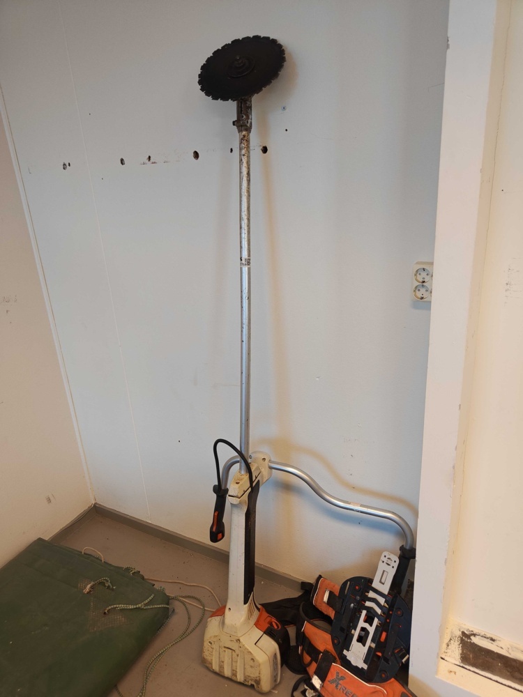 992775-2 Röjsåg Stihl FS 460 C med sele