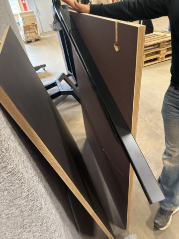 1566460-8 Konferensbord (demonterat)