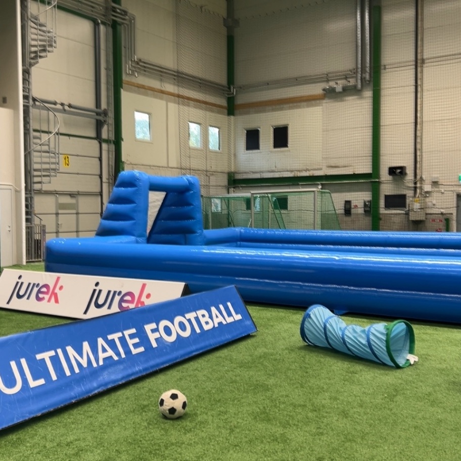1540074-2 Inflatable football goal with integrated goals - 15 x 10 m