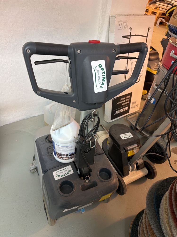 1594702-2 Cleaning machines 3 pcs - Nilfisk, Kärcher and Pullman (Repair item)