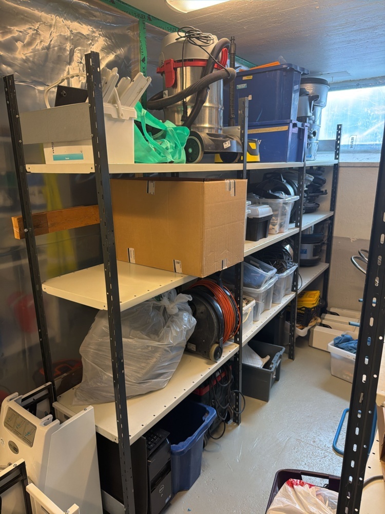 1594710-1 Cleaning equipment and metal shelves - 9 sections
