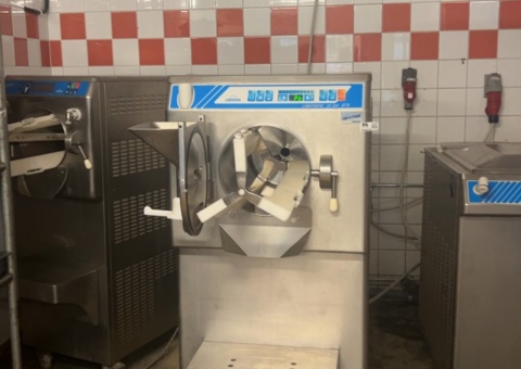 Ice cream machine / Batch freezer – Carpigiani Labotronic 30 100 RTX-D