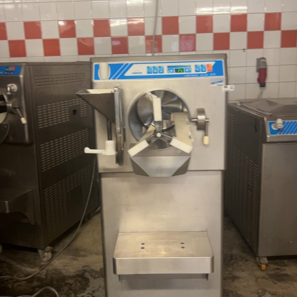1540076-2 Ice cream machine / Batch freezer – Carpigiani Labotronic 30 100 RTX-D