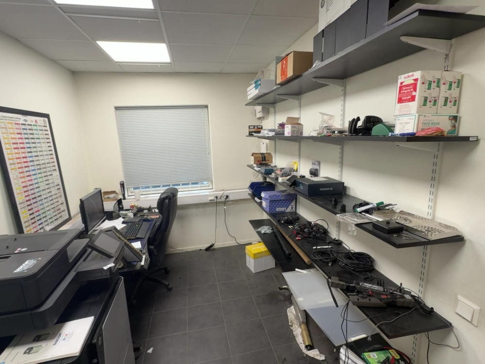 1574862-1 Lot of office supplies and miscellaneous equipment