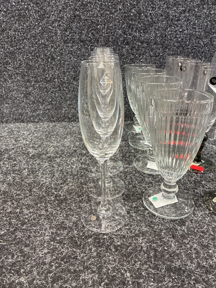 1505317-2 Sortiment med glas Riedel m.m.