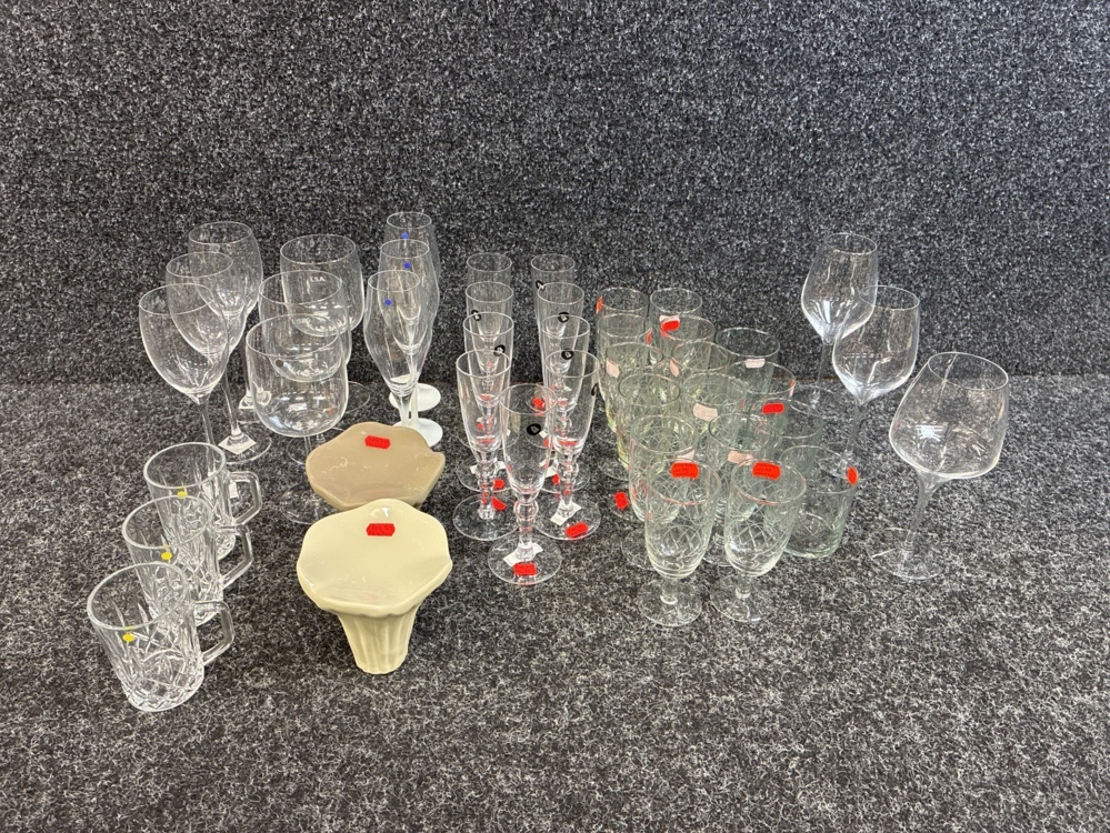 1505318-1 Sortiment med glas och inredning Cooee Design m.m.