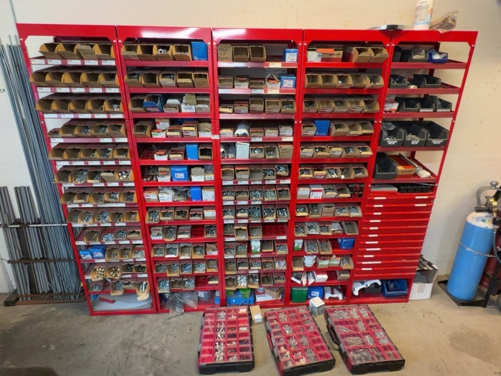 1574866-1 Lot of fasteners and various workshop materials