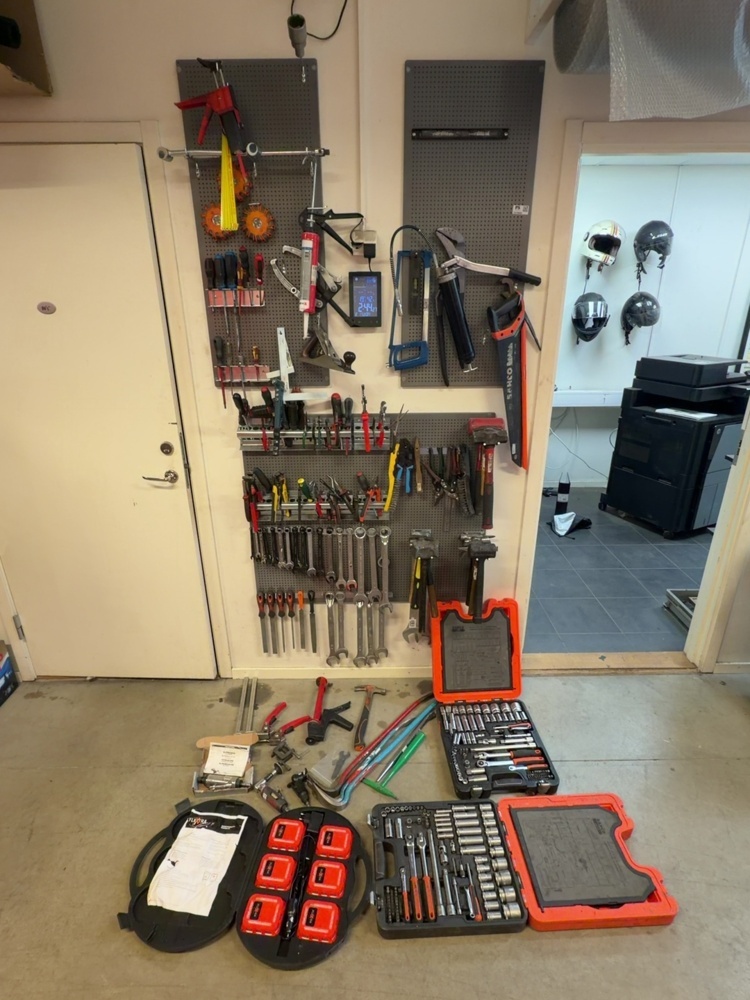 1574868-1 Lot of hand tools and tool kits