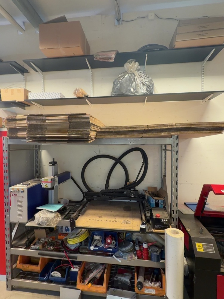 1574874-1 Rack and 4 shelves