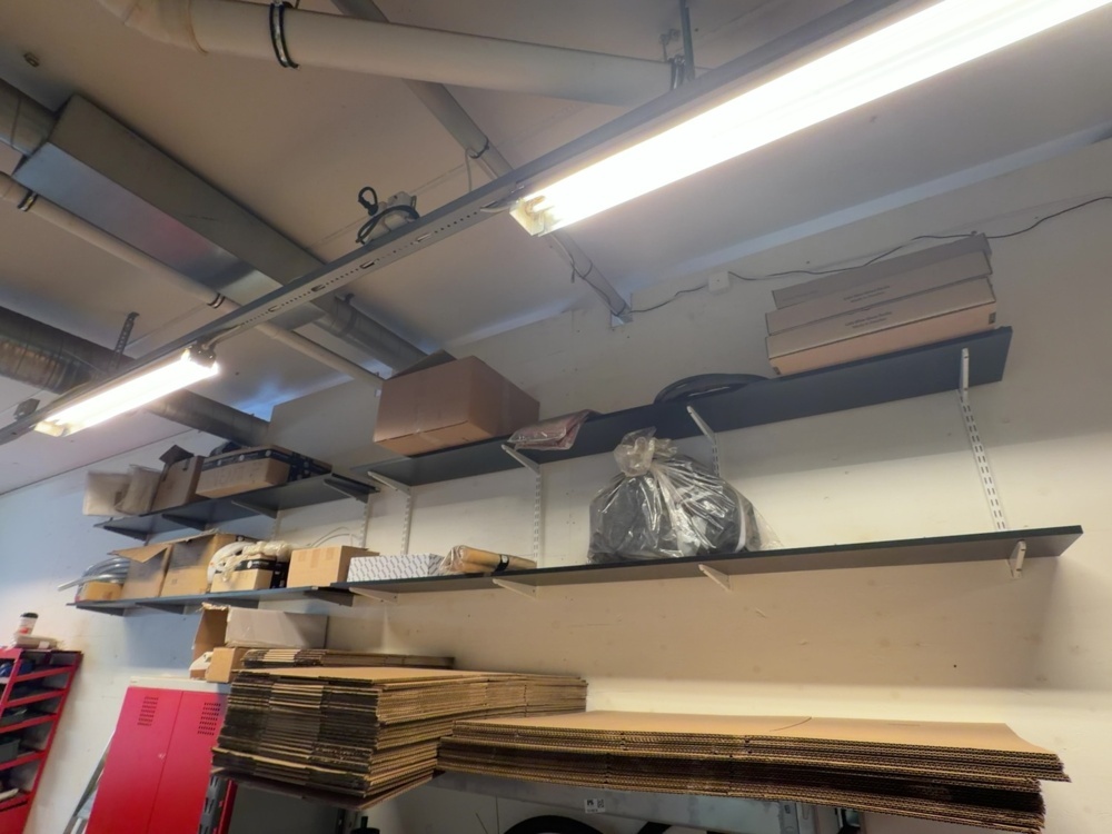 1574874-2 Rack and 4 shelves