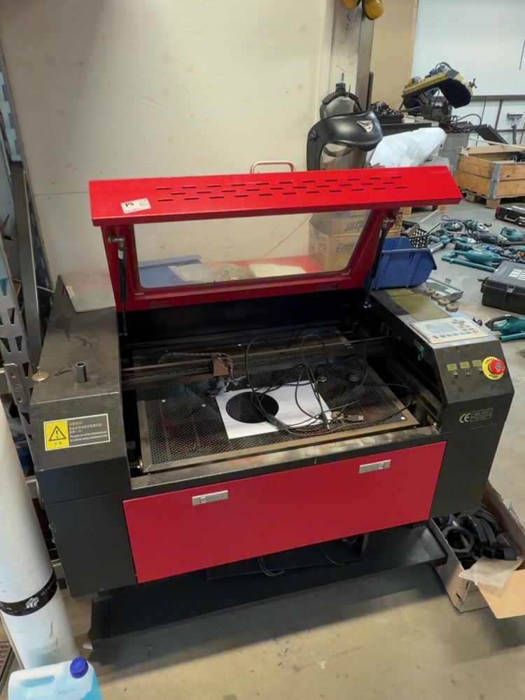 1574875-1 Laser cutter / laser engraving machine