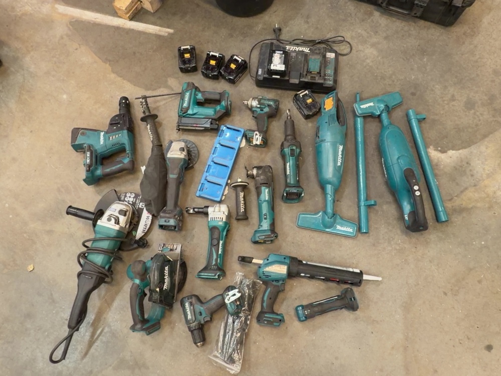 1574879-1 Lot of power tools - Makita