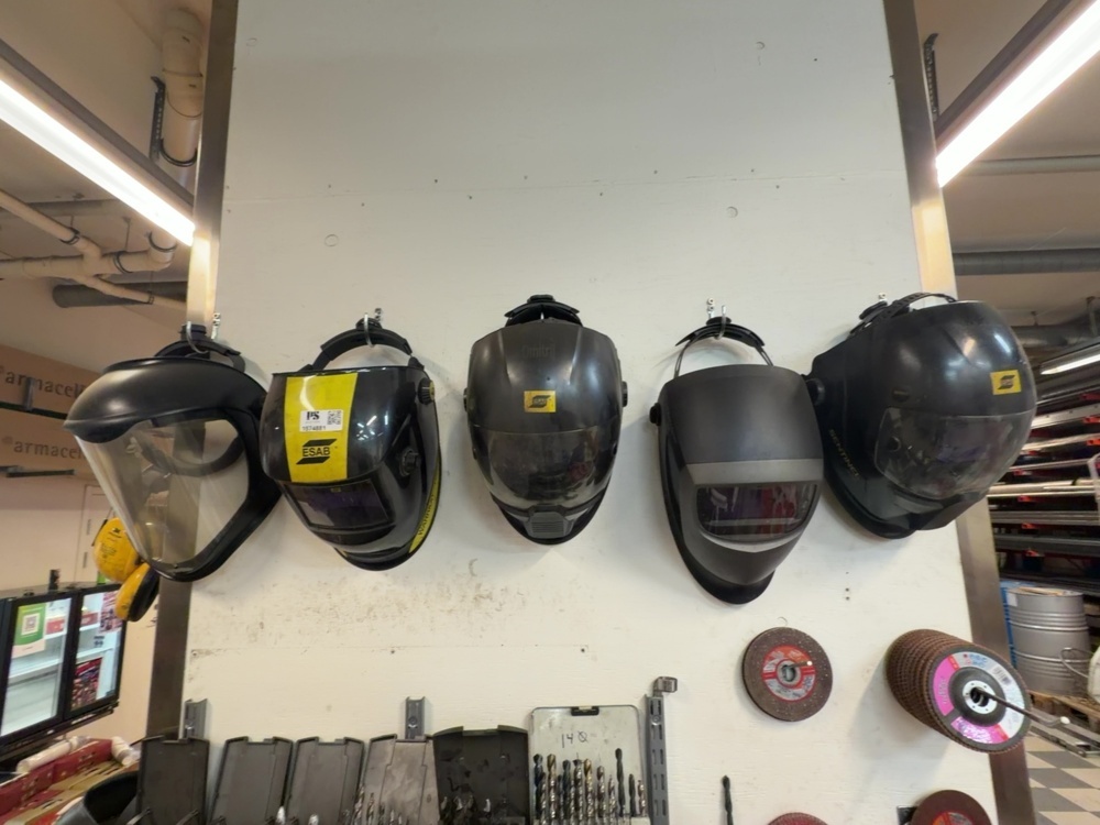 1574881-1 Welding helmets – 5 pcs