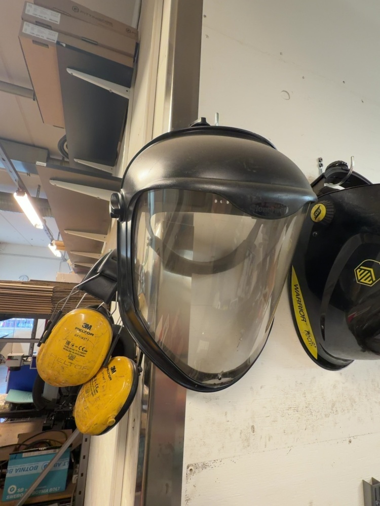 1574881-2 Welding helmets – 5 pcs