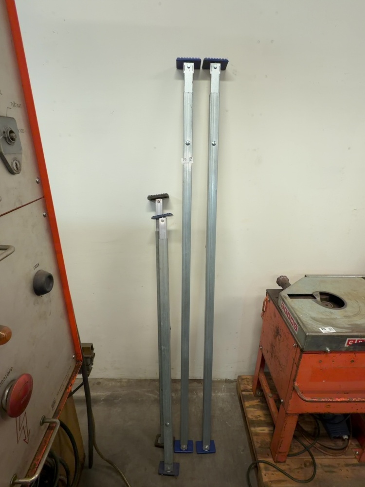 1574886-1 Supports 4 pcs