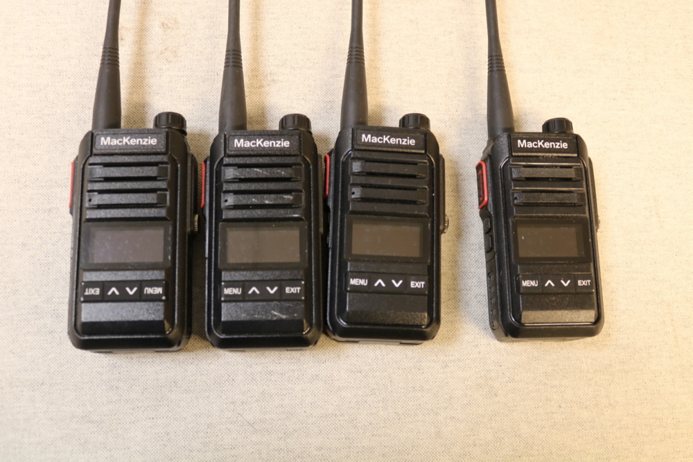 1515271-3 4 st Kommunikationsradioapparater & 2 st laddare