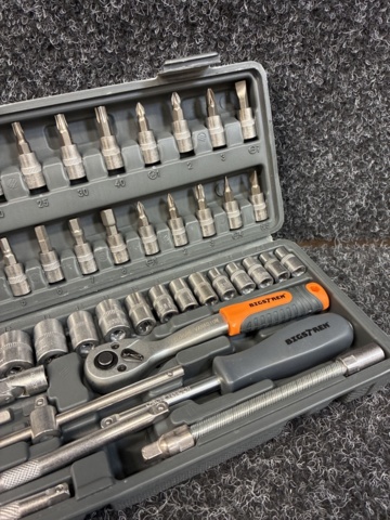 1597567-6 Verktygsset i ett 46-delar fodral. Bigstren 26844