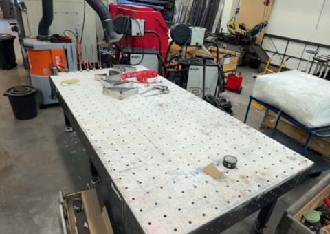 Welding table with accessories