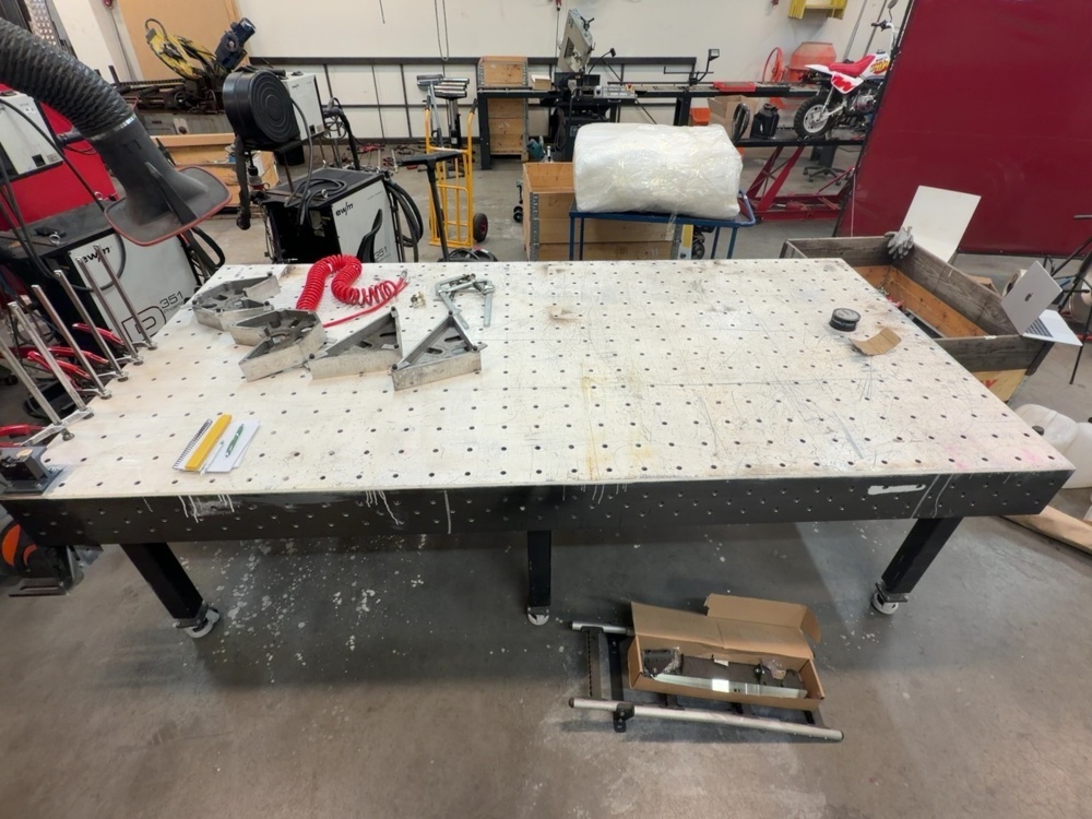 1574892-2 Welding table with accessories