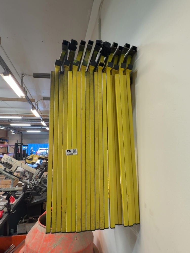 1574898-2 10 Drywall trestles