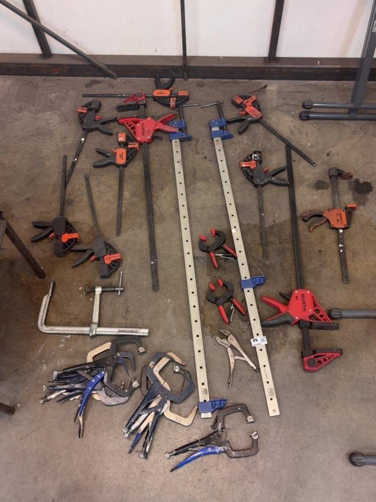 1574905-1 Lot of clamps – 24 pcs