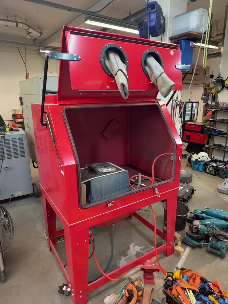1574915-2 Blasting cabinet – SBC990