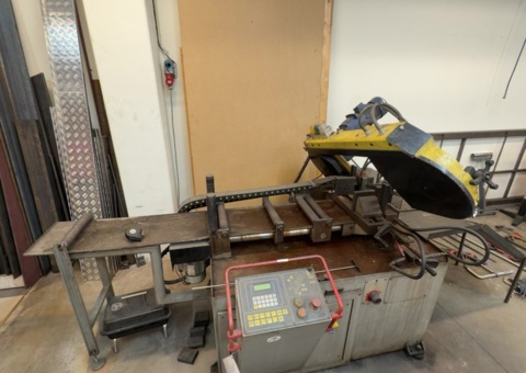 Metal band saw – FMB Zeus with roller conveyor