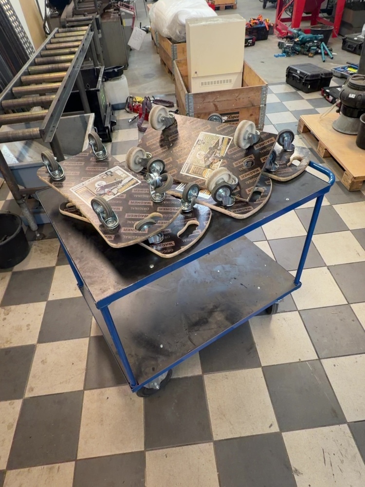 1574921-1 Trolley with 5 roller plates