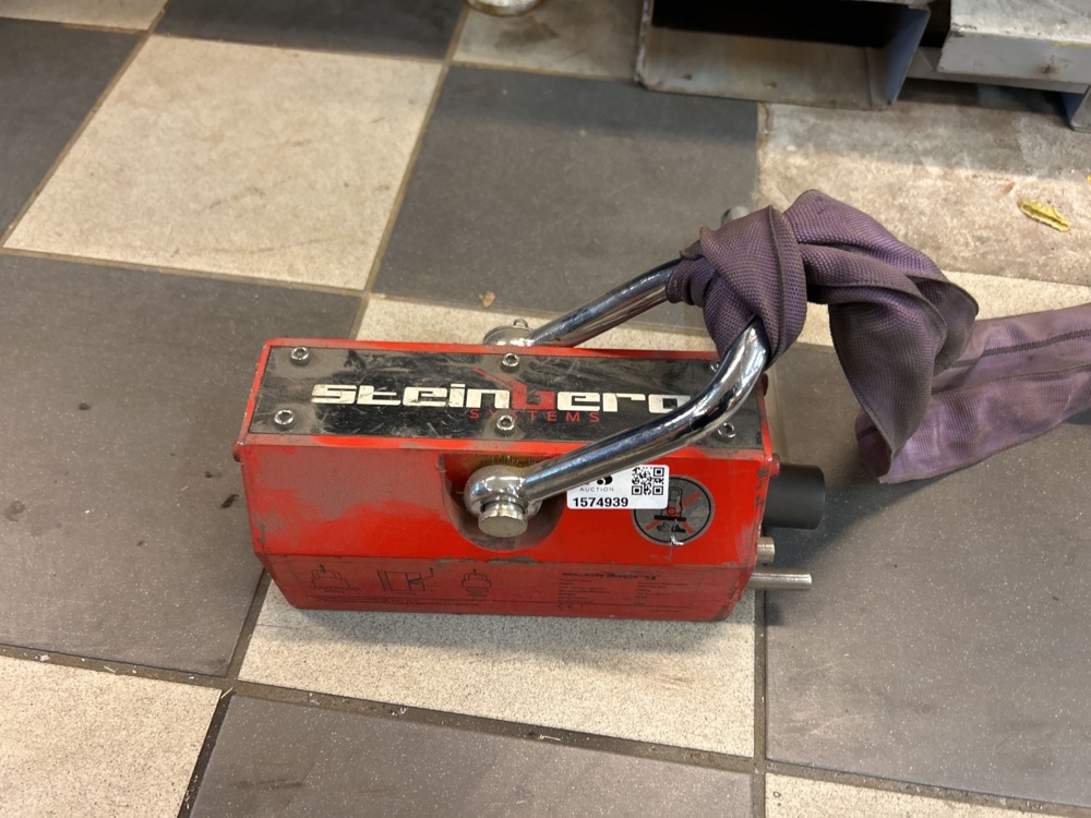 1574939-2 Magnetic lift – Steinberg Systems SBS-ML 800