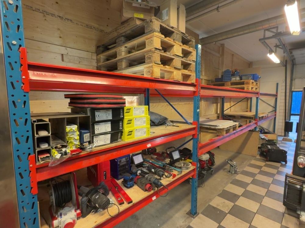 1574937-1 Pallet rack – 3 sections