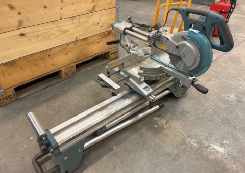 Chop saw and mitre saw with stand – Makita LS1018L
