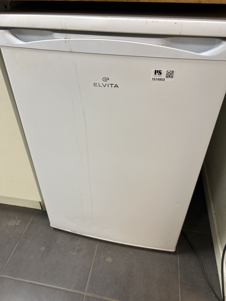 1574953-1 Refrigerator – Elvita CKS2852V